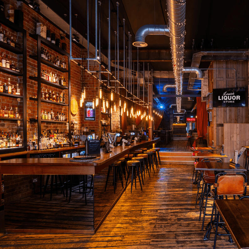Louie's Liqour Store